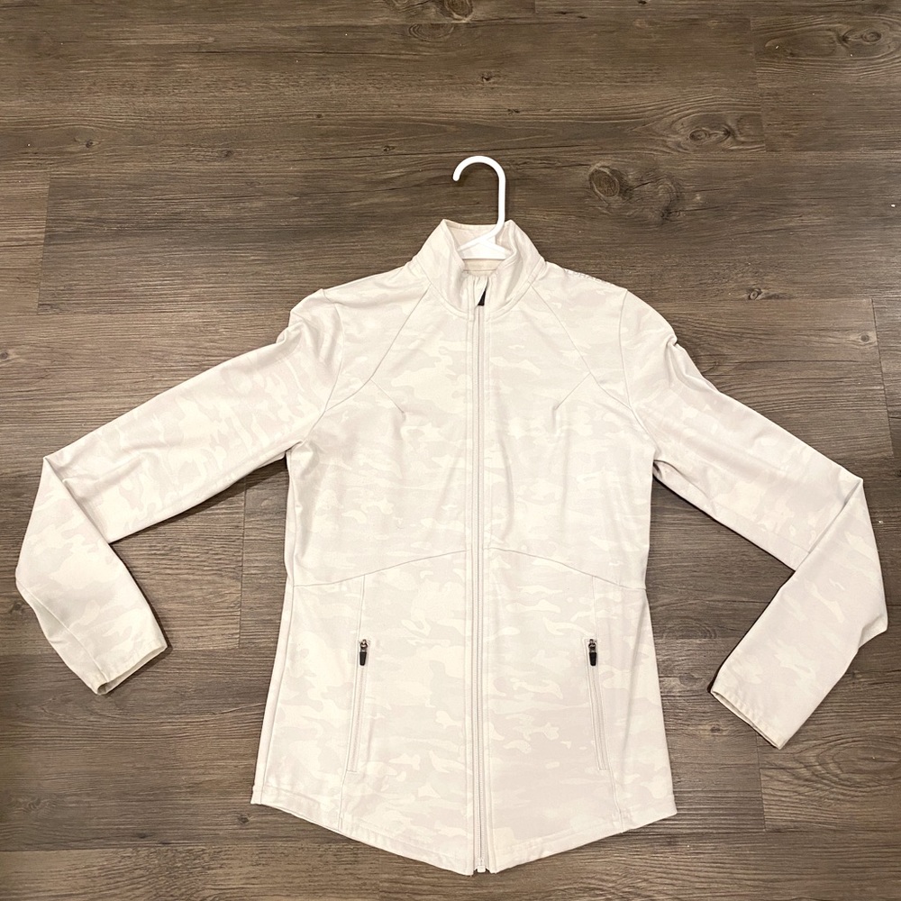 Women’s Alphalete Silver Camo Premium Pro Elite Jacket